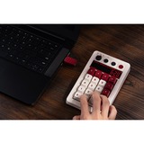 8BitDo Retro 18 Mechanical Numpad - Fami Edition, Pavé numérique Blanc/Rouge, Kaih Box White switch V2, Dye-sub PST keycaps, USB / 2,4 GHz / Bluetooth