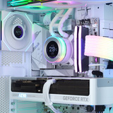 ALTERNATE Pure Lian Li White R7-5070Ti, PC gaming Blanc, Ryzen 7 9850X3D | RTX 5070 Ti | 32 Go | 2 To SSD